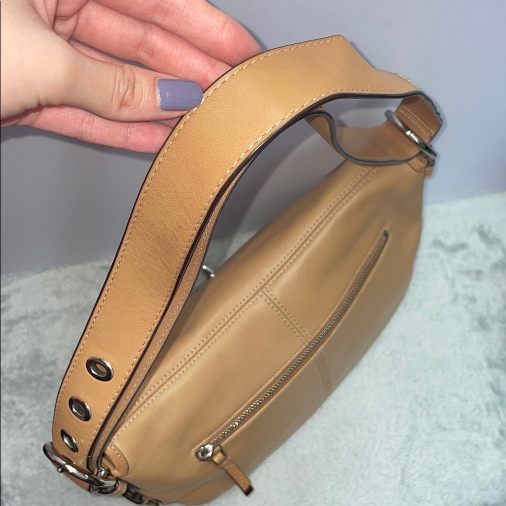 Coach ‘Legacy’ Flap Duffle Hobo - Picture 4 of 17